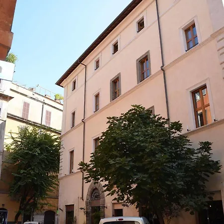 In And Out Piazza Navona Hotel 2*