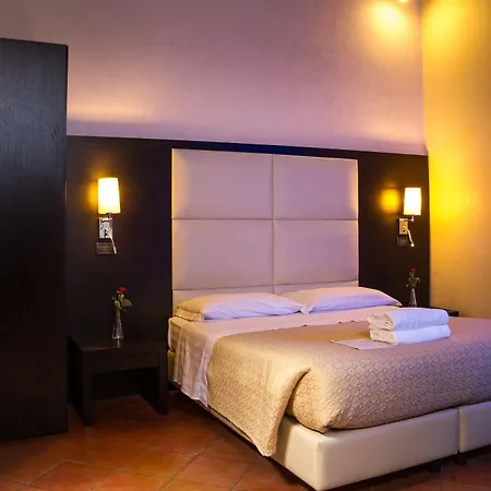 In And Out Piazza Navona Hotel